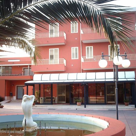 Hotel Ristorante Cordial Comiso Eksteriør billede