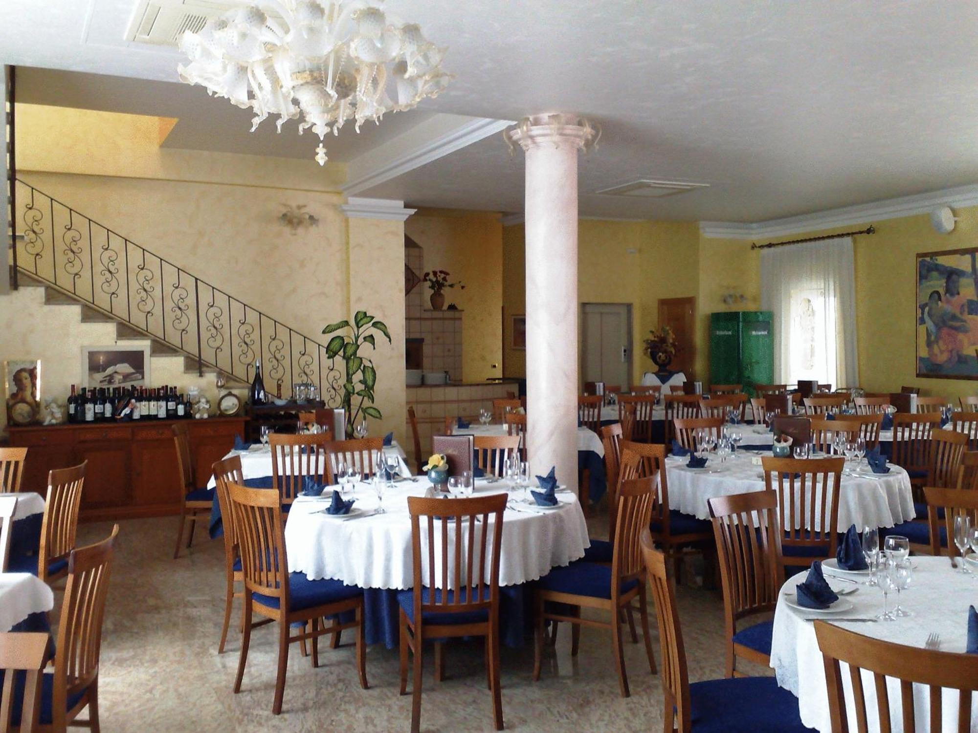 Hotel Ristorante Cordial Comiso Eksteriør billede